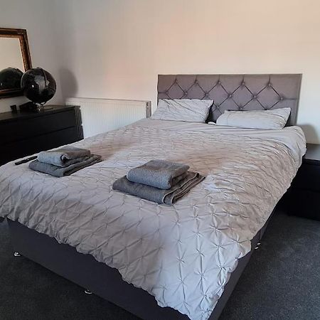 Large 4 Bed Apartment Edinburgh Exterior photo